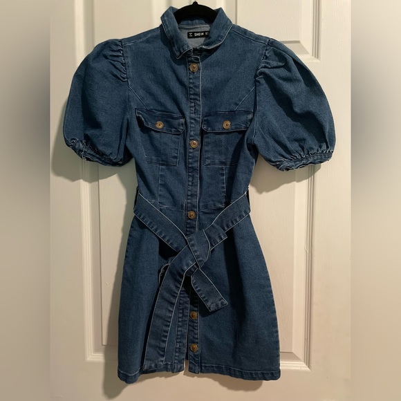 Puff Sleeve Buttoned Denim Dress - Picture 4 of 5